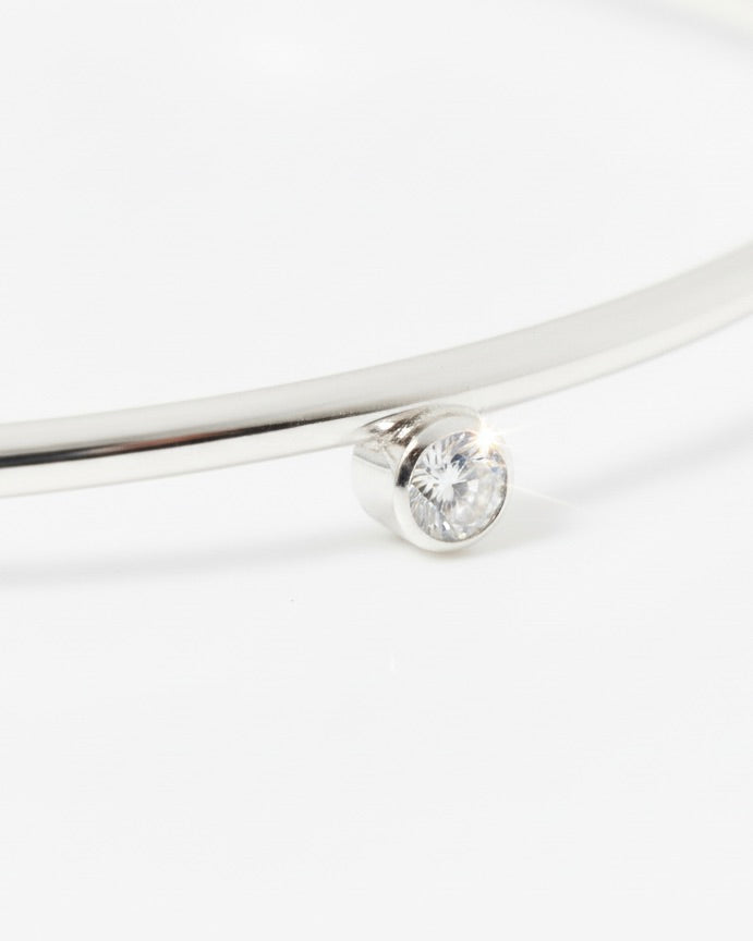 01 Cuff with stone