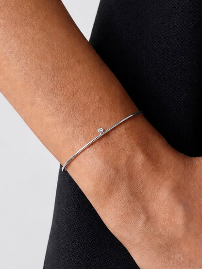 01 Cuff with stone